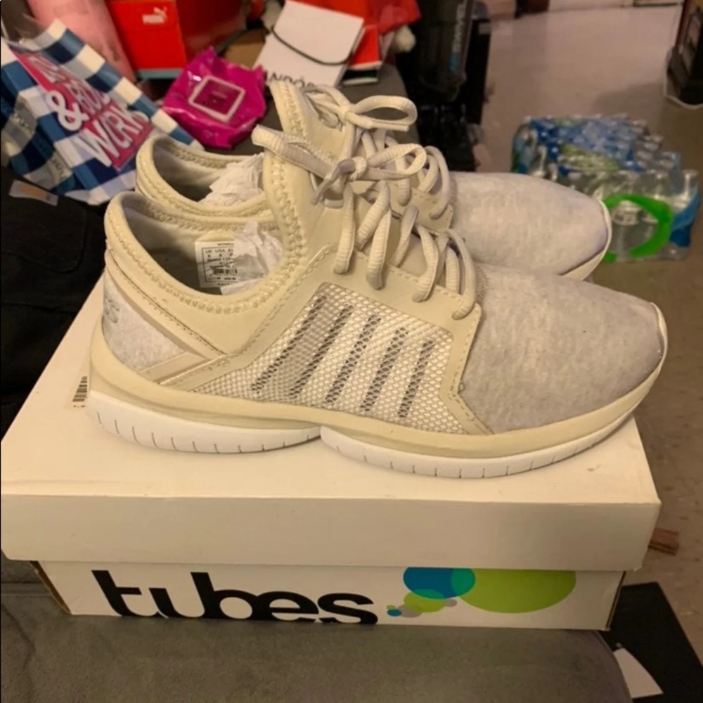 KSwiss womens sneakers - Picture 1 of 4